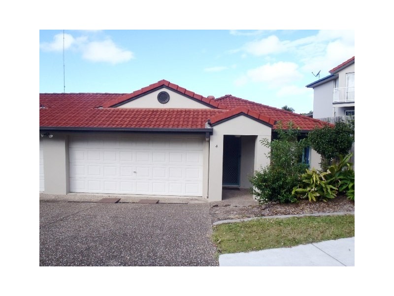 4/6 Buddy Holly Close, Parkwood QLD 4214