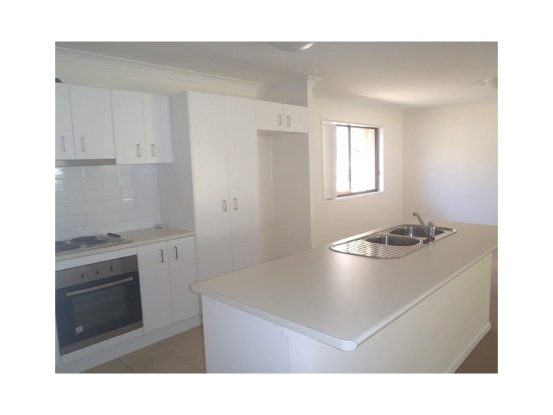 17 Saltwater Boulevard, Oxenford QLD 4210