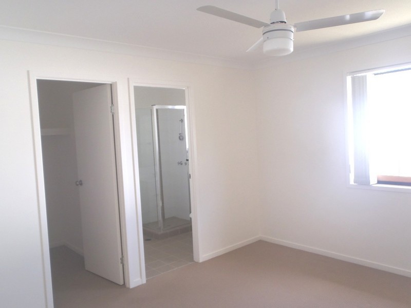 17 Saltwater Boulevard, Oxenford QLD 4210