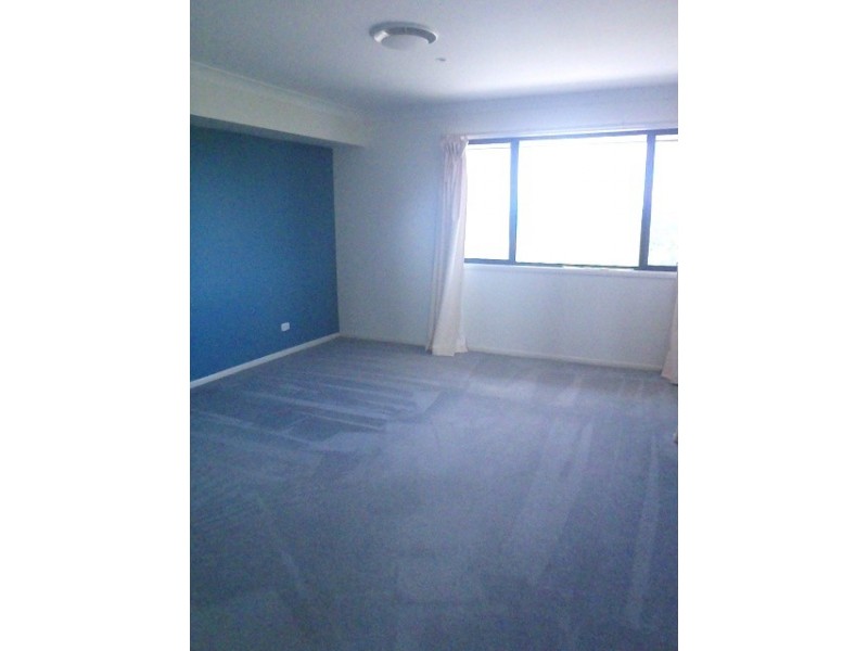 21 Hillary Cct, Pacific Pines QLD 4211