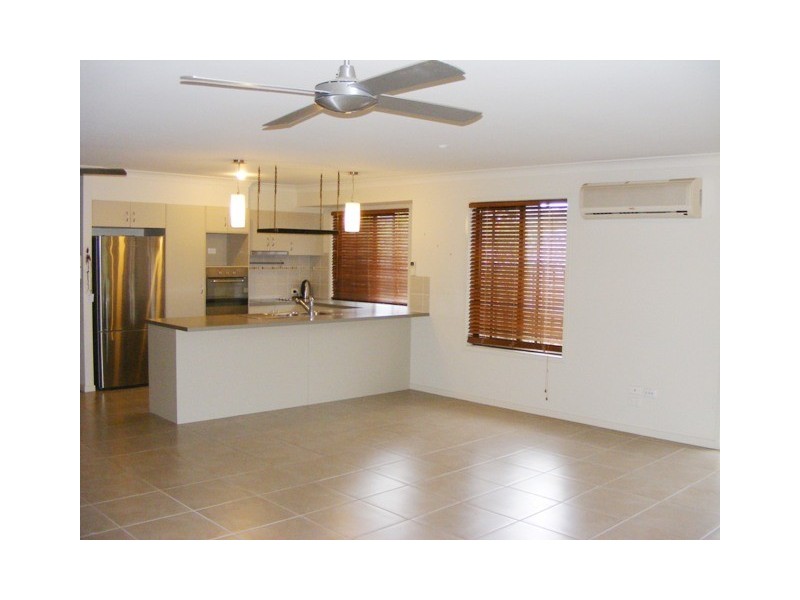 4 Cossington Circuit, Maudsland QLD 4210