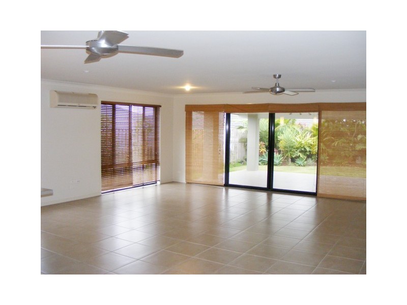 4 Cossington Circuit, Maudsland QLD 4210