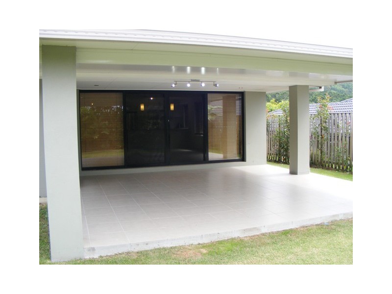 4 Cossington Circuit, Maudsland QLD 4210