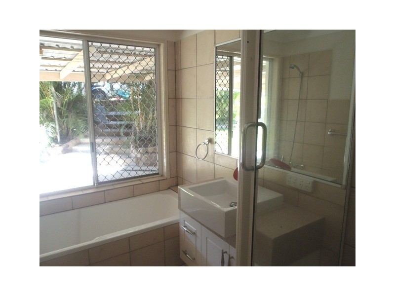 6 Connemarra Road, Gaven QLD 4211