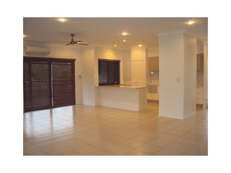 16 Chesterton Street, Pacific Pines QLD 4211