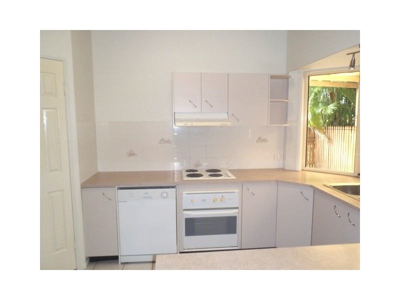 2 Greenwood Court, Helensvale QLD 4212