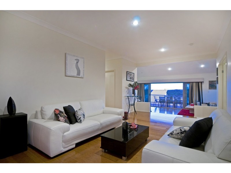 34 Midway Terrace, Pacific Pines QLD 4211