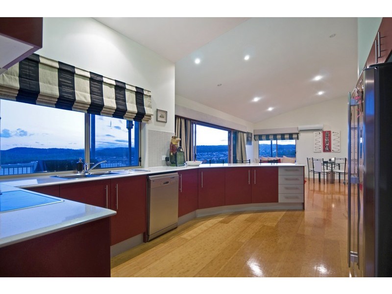 34 Midway Terrace, Pacific Pines QLD 4211