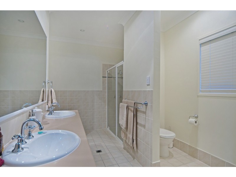 34 Midway Terrace, Pacific Pines QLD 4211