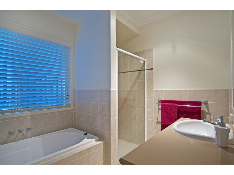 34 Midway Terrace, Pacific Pines QLD 4211