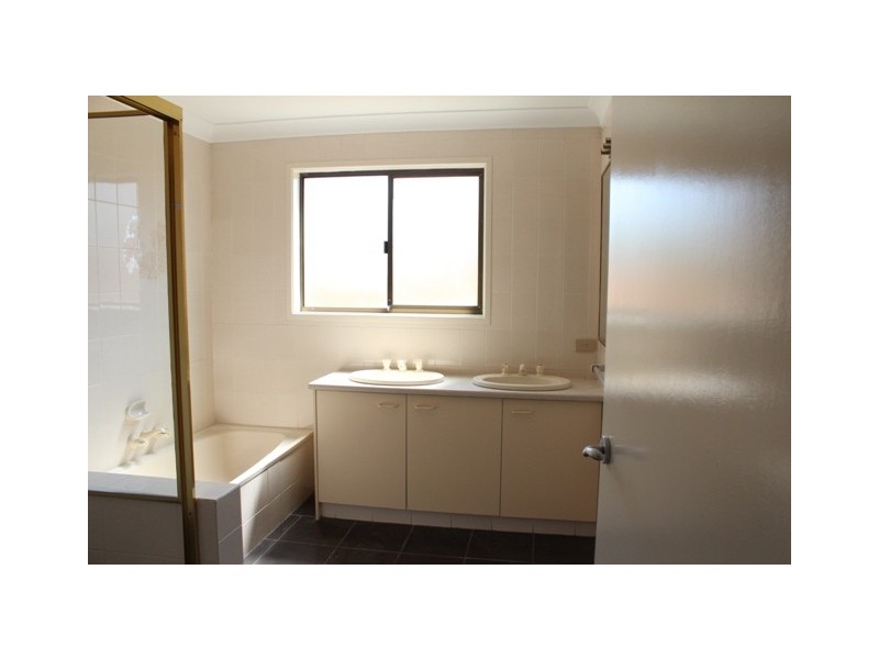 9 Peter Thomson Drive, Parkwood QLD 4214