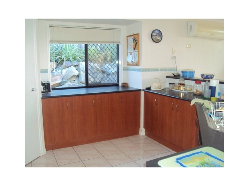 6 Coonowrin Street, Pacific Pines QLD 4211