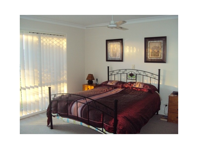6 Coonowrin Street, Pacific Pines QLD 4211