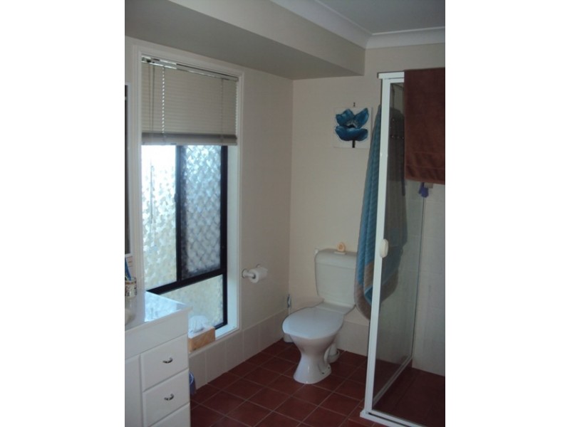 6 Coonowrin Street, Pacific Pines QLD 4211