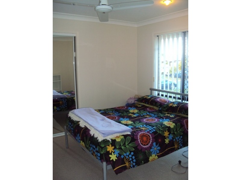 6 Coonowrin Street, Pacific Pines QLD 4211