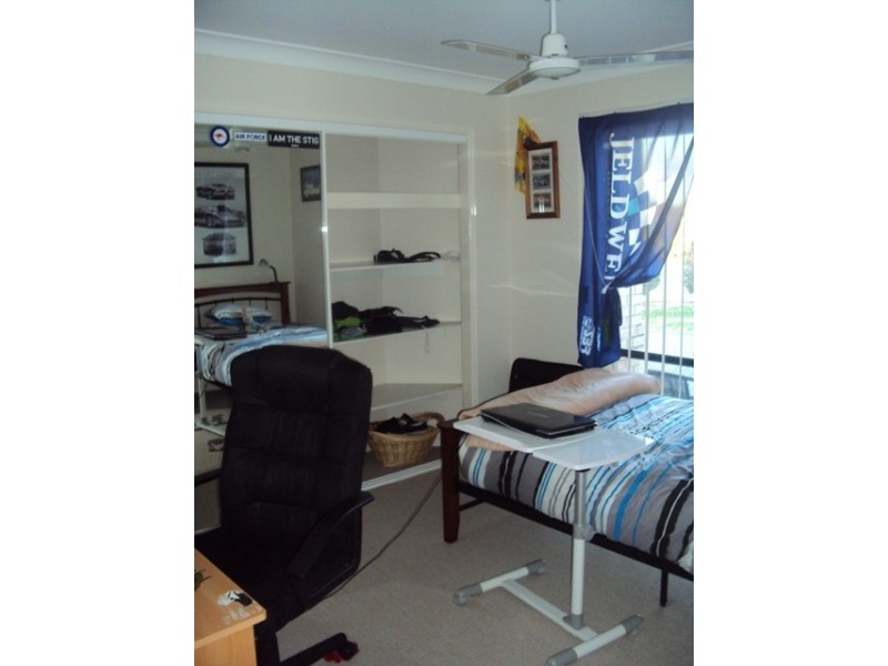 6 Coonowrin Street, Pacific Pines QLD 4211