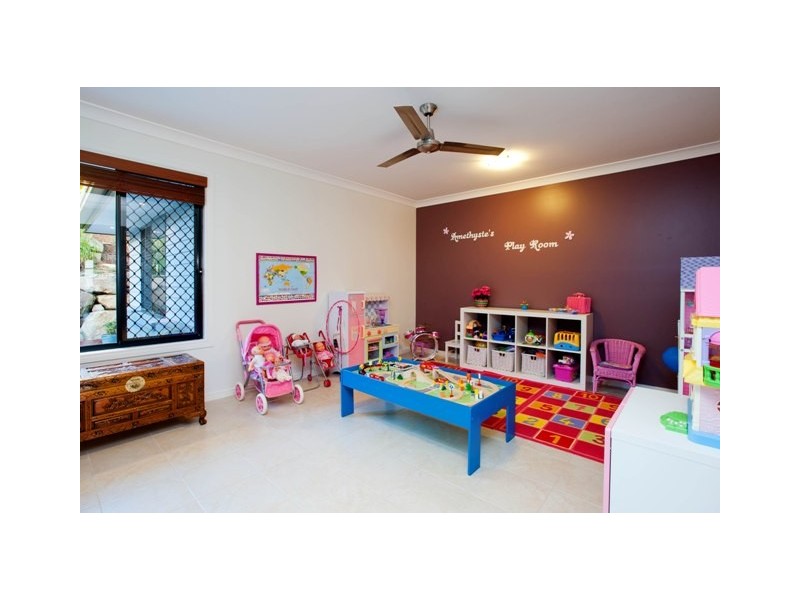 23 Yamba Street, Pacific Pines QLD 4211