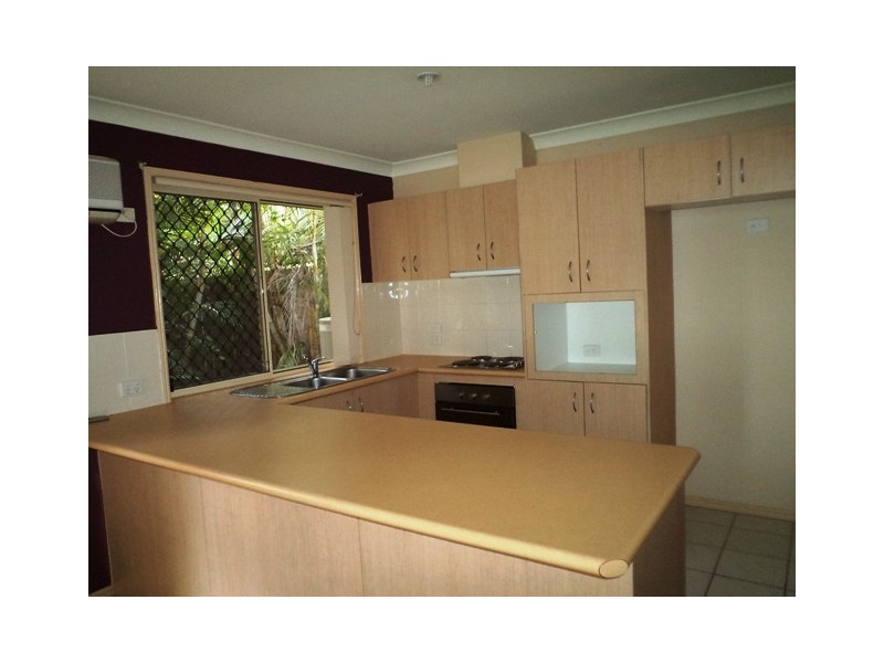 2/85 Cootharaba Drive, Helensvale QLD 4212