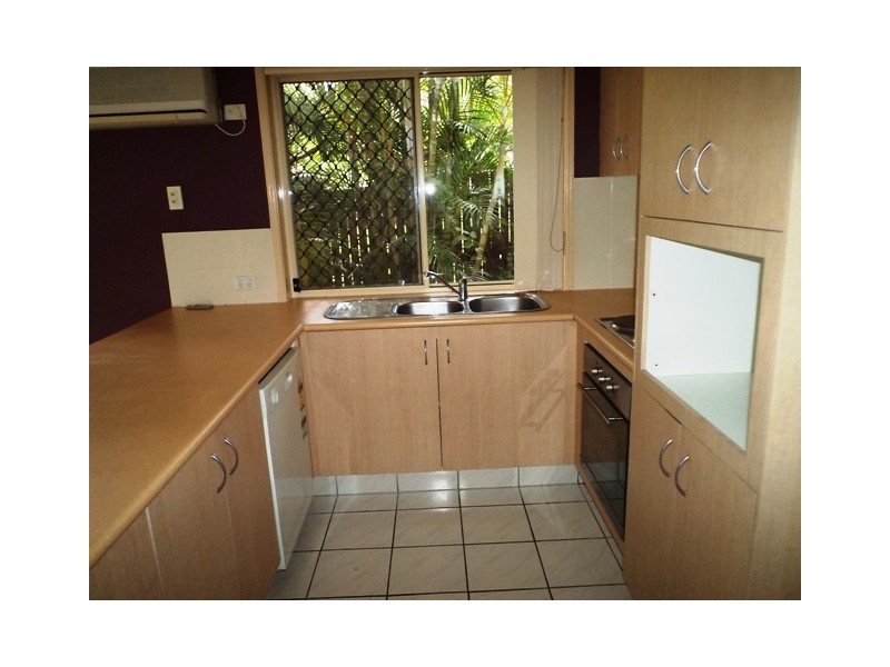 2/85 Cootharaba Drive, Helensvale QLD 4212