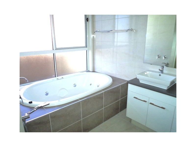 Pacific Pines QLD 4211