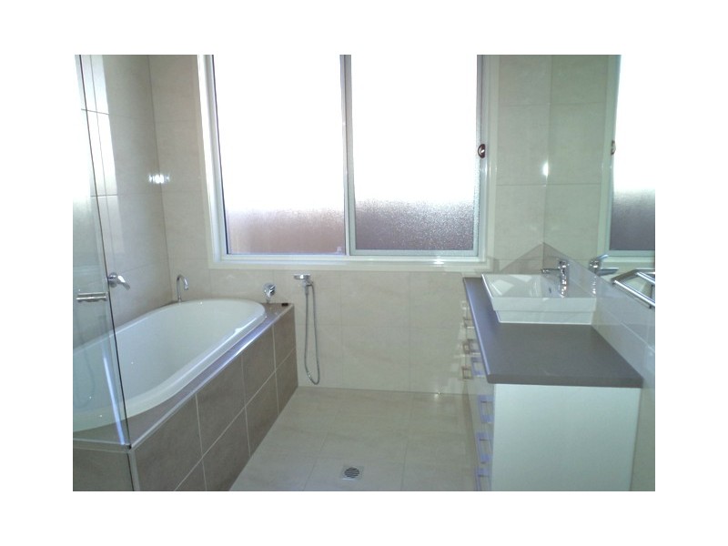 Pacific Pines QLD 4211