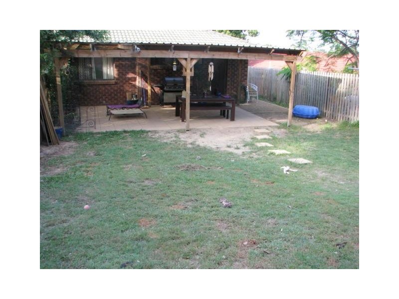 1/4 Ash Court, Arundel QLD 4214