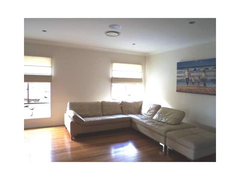 37 Wunburra Circle, Pacific Pines QLD 4211
