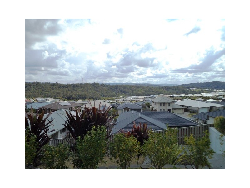 37 Wunburra Circle, Pacific Pines QLD 4211