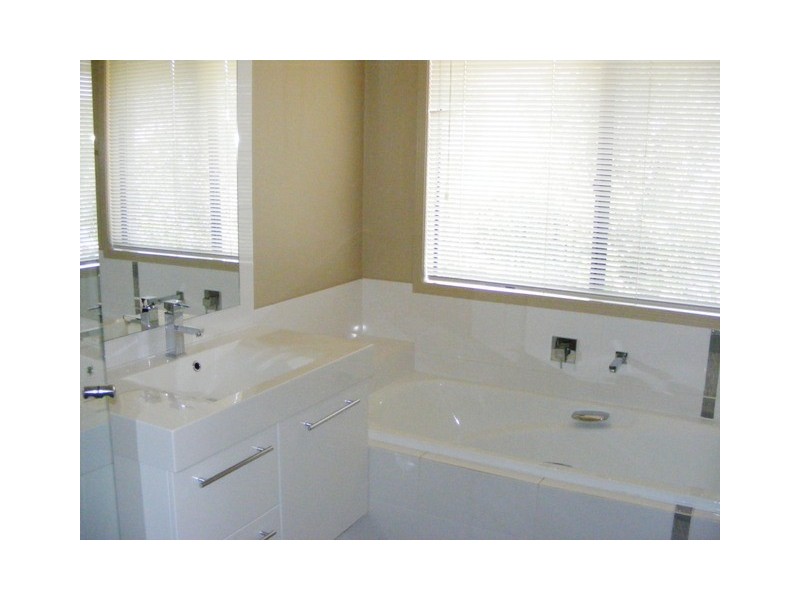 Pacific Pines QLD 4211
