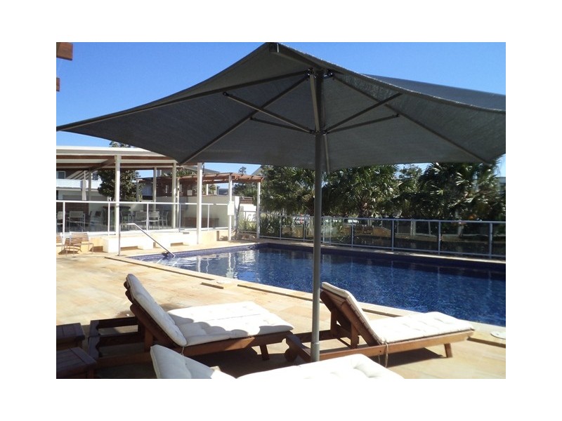 42 Azure Way, Hope Island QLD 4212