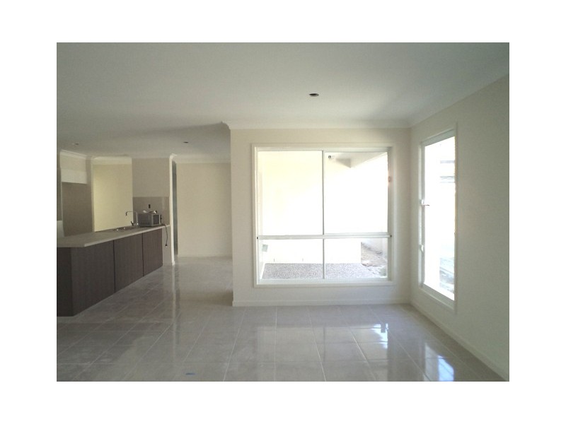 42 Azure Way, Hope Island QLD 4212