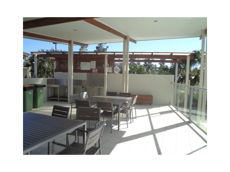 42 Azure Way, Hope Island QLD 4212