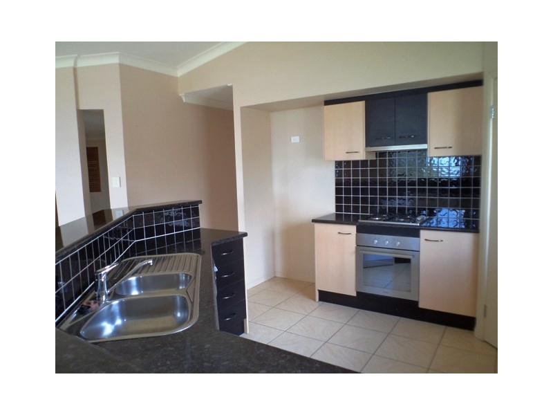 12 Wunburra Circle, Pacific Pines QLD 4211