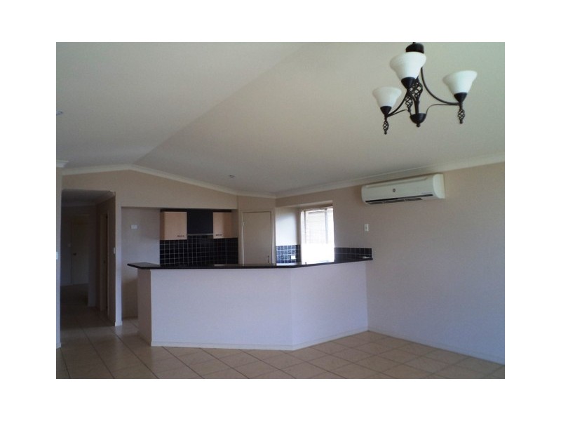 12 Wunburra Circle, Pacific Pines QLD 4211