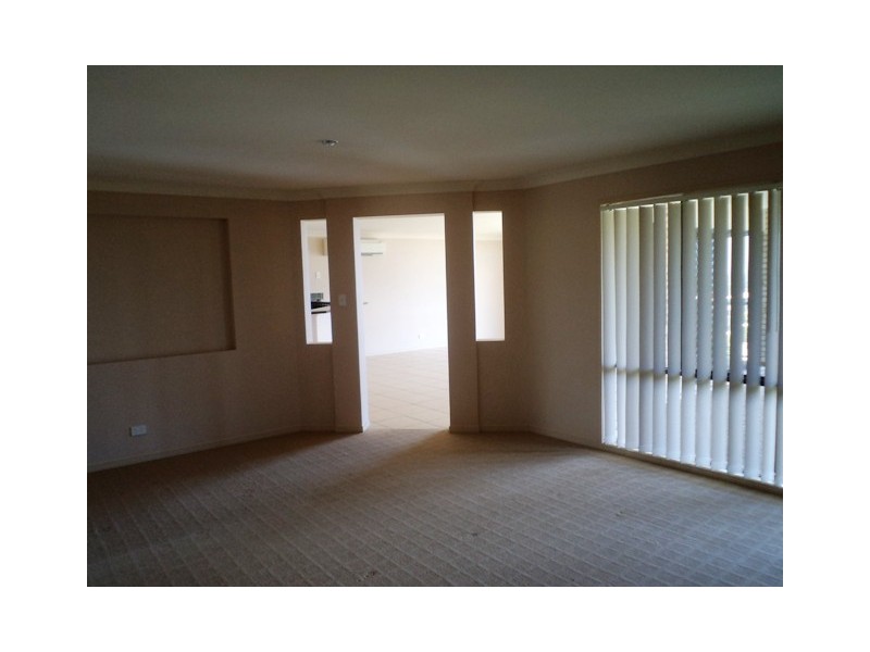 12 Wunburra Circle, Pacific Pines QLD 4211