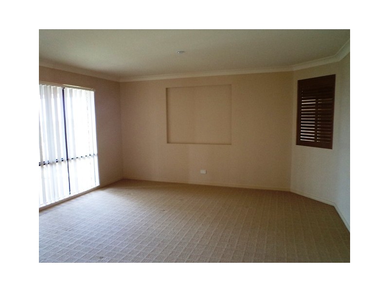 12 Wunburra Circle, Pacific Pines QLD 4211