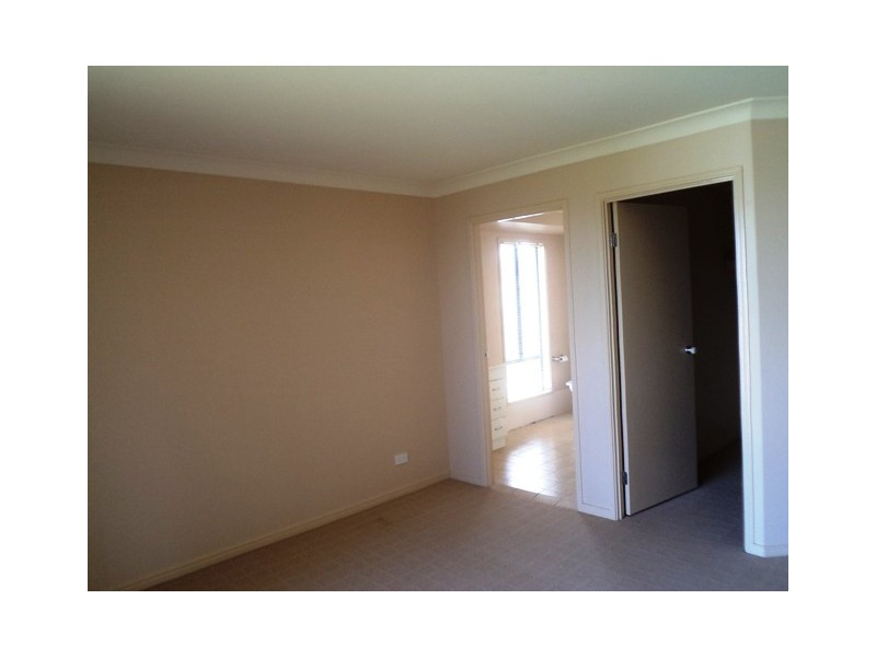12 Wunburra Circle, Pacific Pines QLD 4211