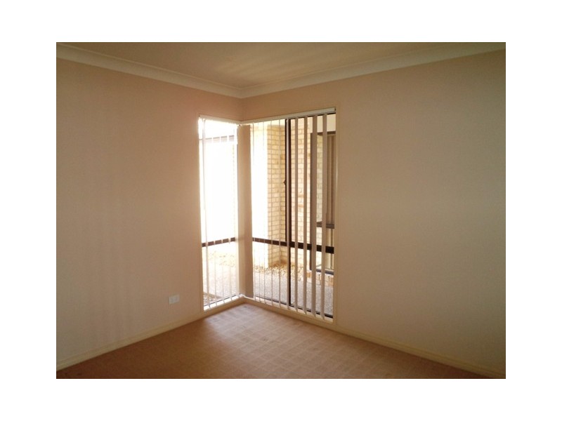 12 Wunburra Circle, Pacific Pines QLD 4211