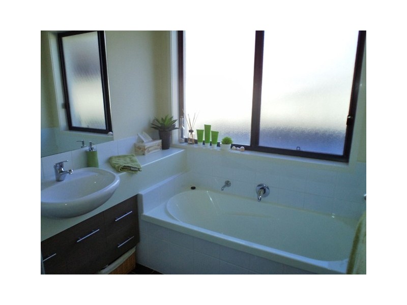 Pacific Pines QLD 4211