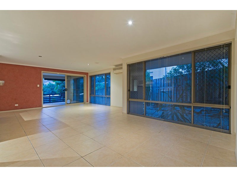 5 Stockdale Street, Pacific Pines QLD 4211