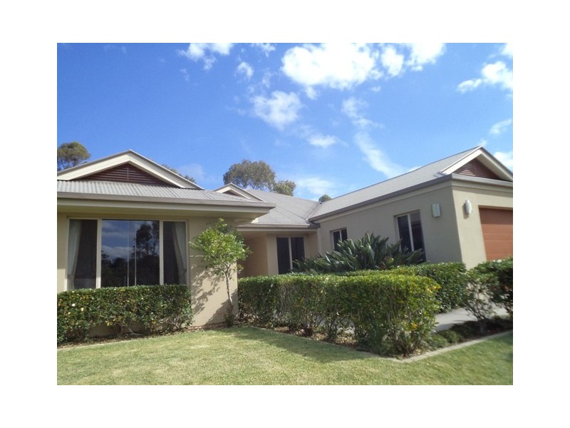 42 Boambillee Dr, Coomera Waters QLD 4209