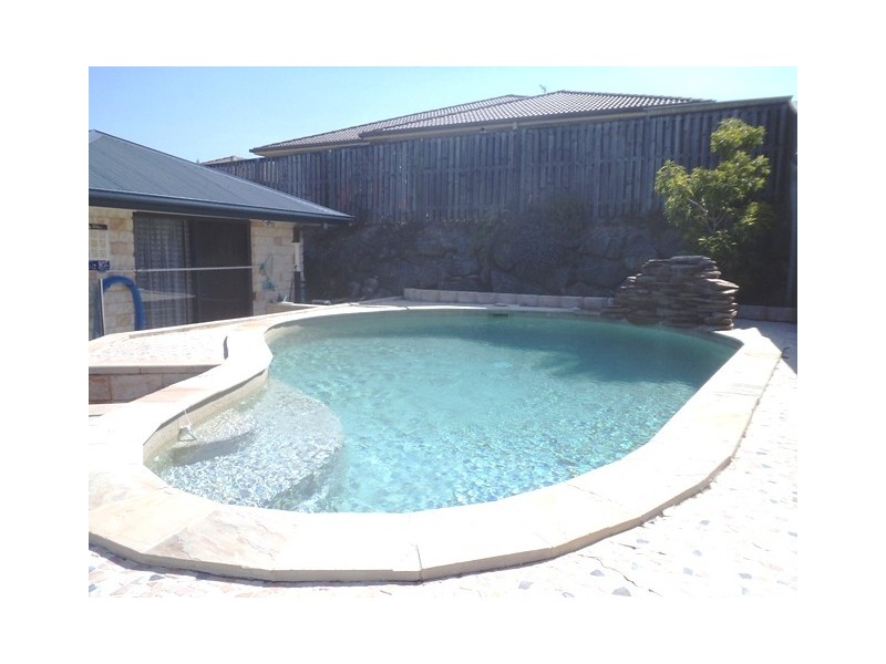 12 Taske Rise, Pacific Pines QLD 4211