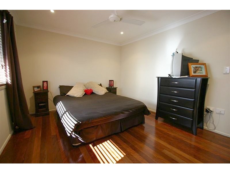 4 / 70 McLean St, Coolangatta QLD 4225