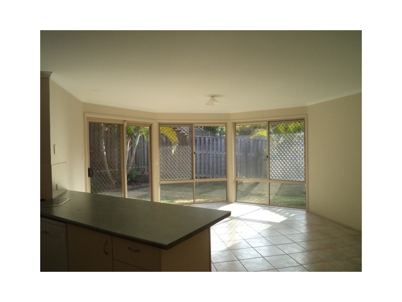 5 Hatutu Street, Pacific Pines QLD 4211