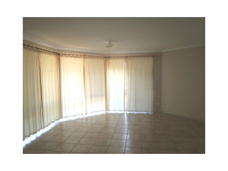 5 Hatutu Street, Pacific Pines QLD 4211