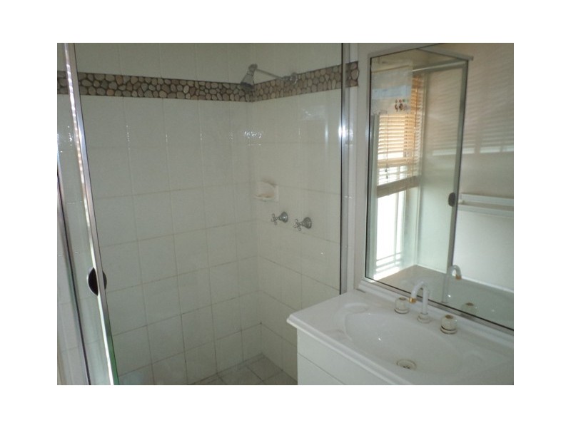 5 Hatutu Street, Pacific Pines QLD 4211