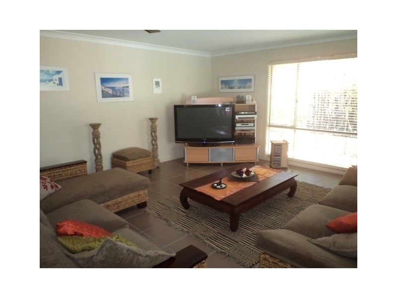 4 Xavier Place, Oxenford QLD 4210