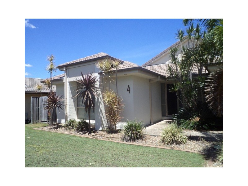 4 Xavier Place, Oxenford QLD 4210