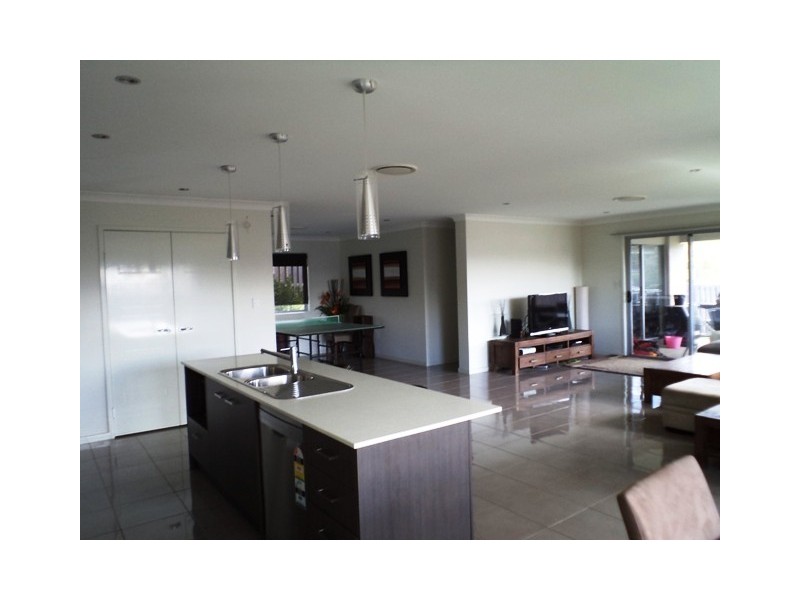 94 Aldgate Crescent, Pacific Pines QLD 4211
