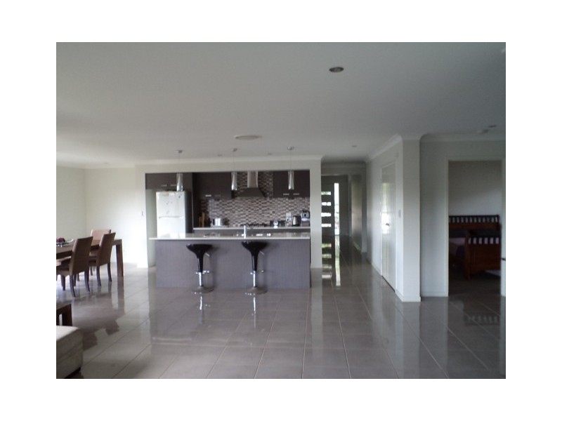 94 Aldgate Crescent, Pacific Pines QLD 4211